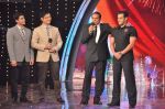 Salman Khan, Dharmendra at COLORS India_s Got Talent Season 3 in Filmcity, Goregaon on 22nd Aug 2011 (99).JPG