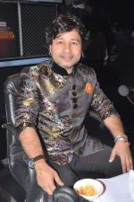 Kailash Kher on the sets of Sa Re Ga Ma Lil Champs in Famous Studio on 23rd Aug 2011 (50).JPG