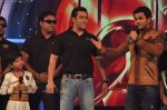 Salman Khan on the sets of Sa Re Ga Ma Lil Champs in Famous Studio on 23rd Aug 2011 (63).JPG