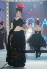 at Glam fashion show BY GTF at Grand Hyatt, Mumbai on 23rd Aug 2011 (8).JPG