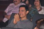 Aamir Khan at Shankar Ehsaan Loy 15 years concert celebrations in Mumbai on 24th Aug 2011 (27).JPG