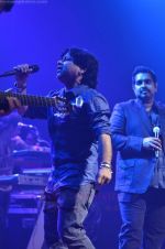 Kailash Kher at Shankar Ehsaan Loy 15 years concert celebrations in Mumbai on 24th Aug 2011 (39).JPG