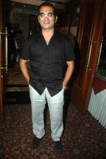 Abhijeet Bhattacharya at Say Yes to Love music launch in Sea Princess on 27th Aug 2011 (17).JPG