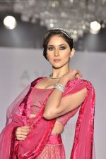 Model at Avon fashion show in Trident, Mumbai on 27th Aug 2011 (209).JPG
