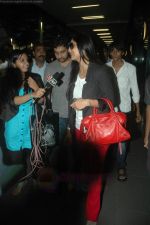 Shilpa Shetty, Raj Kundra snapped at International Airport, Mumbai on 27th Aug 2011 (17).JPG