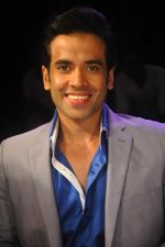 Tusshar Kapoor on the sets of India_s got talent in Filmcity on 29th Aug 2011 (49).JPG