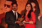Kareena Kapoor honours various Bolywood stars bodyguards in Taj Land_s End on 30th Aug 2011 (17).JPG