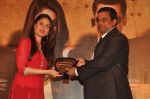 Kareena Kapoor honours various Bolywood stars bodyguards in Taj Land_s End on 30th Aug 2011 (37).JPG