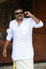 Jayaram in Swapna Sanchari Movie Stills (39).JPG