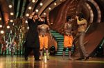 Hrithik Roshan, Shahid Kapoor on the sets of Just Dance in Filmcity, Mumbai on 2nd Sept 2011 (35).jpg