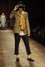 Model walk the ramp for Krishna Mehta at Van Heusen India Mens Week Day 2 on 3rd Sept 2011 (48).JPG