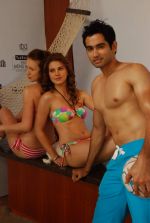 at Men_s Health lounge with hot bikini babes at Van Heusen India Mens Week on 3rd Sept 2011 (98).JPG