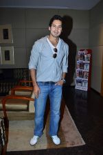 Dino Morea with FDCI for Cool Mall online website on 4th Sept 2011 (10).JPG