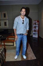 Dino Morea with FDCI for Cool Mall online website on 4th Sept 2011 (7).JPG