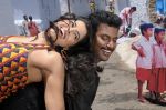 Sameera Reddy, Vishal in Vedi Movie Stills (14).jpg