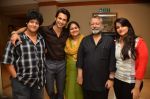 Shahid Kapoor, Pankaj Kapoor, Supriya Kapoor at Mausam film music success bash in J W Marriott on 8th Sept 2011 (154).JPG