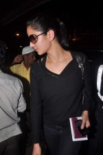 Katrina Kaif leaves India to shoot with Salman in International Airport on 10th Sept 2011 (9).JPG