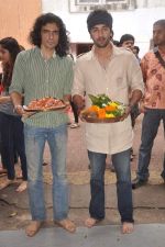 Ranbir Kapoor, Imtiaz Ali at RK Ganpati in Chembur on 10th Sept 2011 (19).JPG