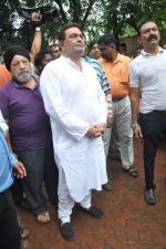 Rishi Kapoor at RK Ganpati in Chembur on 10th Sept 2011 (41).JPG