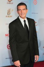 Antonio Banderas attends the 2011 NCLR ALMA Awards in Santa Monica Civic Auditorium on 10th September 2011 (27).jpg