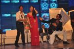 Kareena Kapoor, Shahrukh Khan, Arjun Rampal at the audio release of Ra.One in Filmcity, Mumbai on 12th Sept 2011 (170).JPG