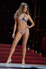 Miss Universe 2011 bikini round (47).jpg