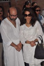 Shobha De at the farewell to photogrpaher Gautam Rajadhyaksha in Mumbai on 13th Sept 2011 (5).JPG