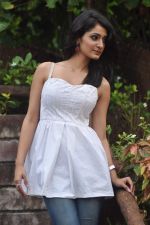 Alankrita Dogra on the sets of film Lethal Comission in Madh on 14th Sept 2011 (4).JPG