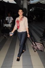 Jacqueline Fernandes returns from Dubai shoot in International Airport, Mumbai on 14th Sept 2011 (1).JPG