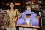 unveils Blossom Showers Book in Landmark, Mumbai on 14th Sept 2011 (4).JPG