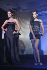 unveils Jaguar_s new collection in Bandra, Mumbai on 15th Sept 2011 (44).JPG