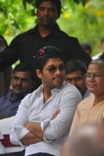 Allu Arjun attends No Child Labour Event on 16th September 2011 at St. Ann_s High School in Secunderabad (60).JPG