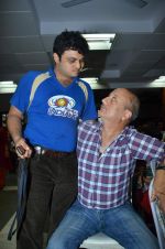 Anupam Kher at the screening of Havai Dada for kids of ADAPT (Able Disable All People together) in Spastics Society, Bandra on 17th Sept 2011 (23).JPG