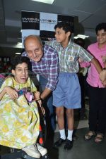 Anupam Kher at the screening of Havai Dada for kids of ADAPT (Able Disable All People together) in Spastics Society, Bandra on 17th Sept 2011 (46).JPG