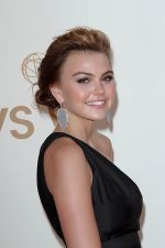 Aimee Teegarden attends the 63rd Annual Primetime Emmy Awards in Nokia Theatre L.A. Live on 18th September 2011 (2).jpg