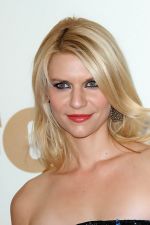 Claire Danes attends the 63rd Annual Primetime Emmy Awards in Nokia Theatre L.A. Live on 18th September 2011 (2).jpg