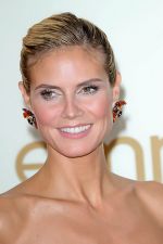 Heidi Klum attends the 63rd Annual Primetime Emmy Awards in Nokia Theatre L.A. Live on 18th September 2011.jpg