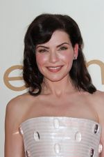 Julianna Margulies attends the 63rd Annual Primetime Emmy Awards in Nokia Theatre L.A. Live on 18th September 2011.jpg
