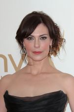 Michelle Forbes attends the 63rd Annual Primetime Emmy Awards in Nokia Theatre L.A. Live on 18th September 2011 (2).jpg