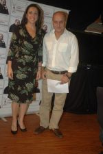 Anupam Kher with Spanish Falmenco singer Maria Del Mar Fernandez in Santacruz on 21st Sept 2011 (4).JPG