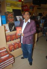 Dr. Mukesh Batra at Mukesh Batra_s Healing with Homeopothy book launch in Crossword, Kemps Corner on 21st Sept 2011 (7).JPG