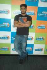 Prateik Babbar on the sets of Radio City in Bandra, Mumbai on 21st Sept 2011 (3).JPG