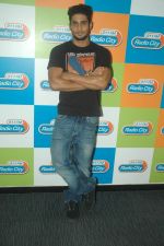 Prateik Babbar on the sets of Radio City in Bandra, Mumbai on 21st Sept 2011 (5).JPG