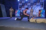 Vidyut Jamwal performs live stunts for film Force at Famous Studio on 21st Sept 2011 (10).JPG