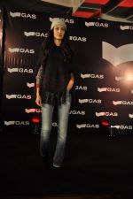 at Gas fashion showcase in Escobar, Mumbai on 21st Sept 2011 (22).JPG