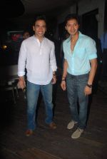 Shreyas Talpade, Tusshar Kapoor at Hum Tum Shabana music success bash in Vie Lounge on 22nd Sept 2011 (70).JPG