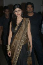 Shruti Hassan attends 7th Sense Movie Audio Function on 23rd September 2011 (118).jpg