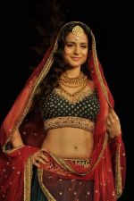 Amisha Patel walk the ramp for Rocky S Show at Amby Valley India Bridal Week day 1 on 24th Sept 2011 (108).JPG