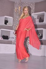 Paris Hilton unveils her personal Bag Line in JW Marriott on 24th Sept 2011 (49).JPG