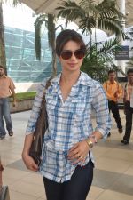 Priyanka Chopra arrive back from Gima Awards in Domestic Airport, Mumbai on 24th Sept 2011 (28).JPG